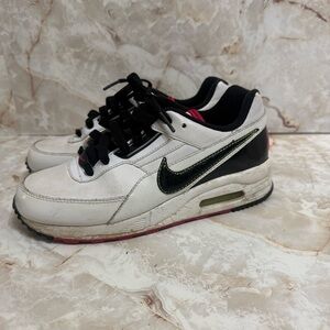 Kids Nike Air Max Tennis Shoes‎ size 4Y